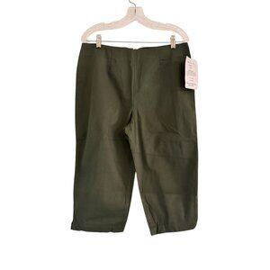NWT!‎ Brighton Blues Green Capri Pants Size 13/14